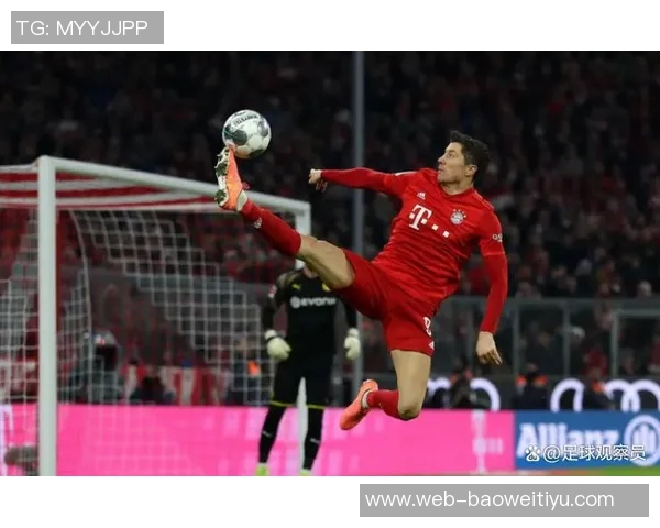 莱万与巴萨续约可能性依然存在俱乐部尚未急于做出决定